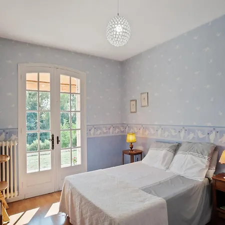 Superb With Private Garden In Velines, Cleaning Included Villa *